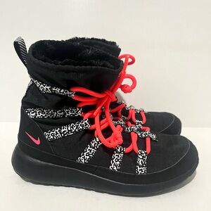 Nike Roshe Run High  Sneakerboot TD Black Hyper Punch. Youth